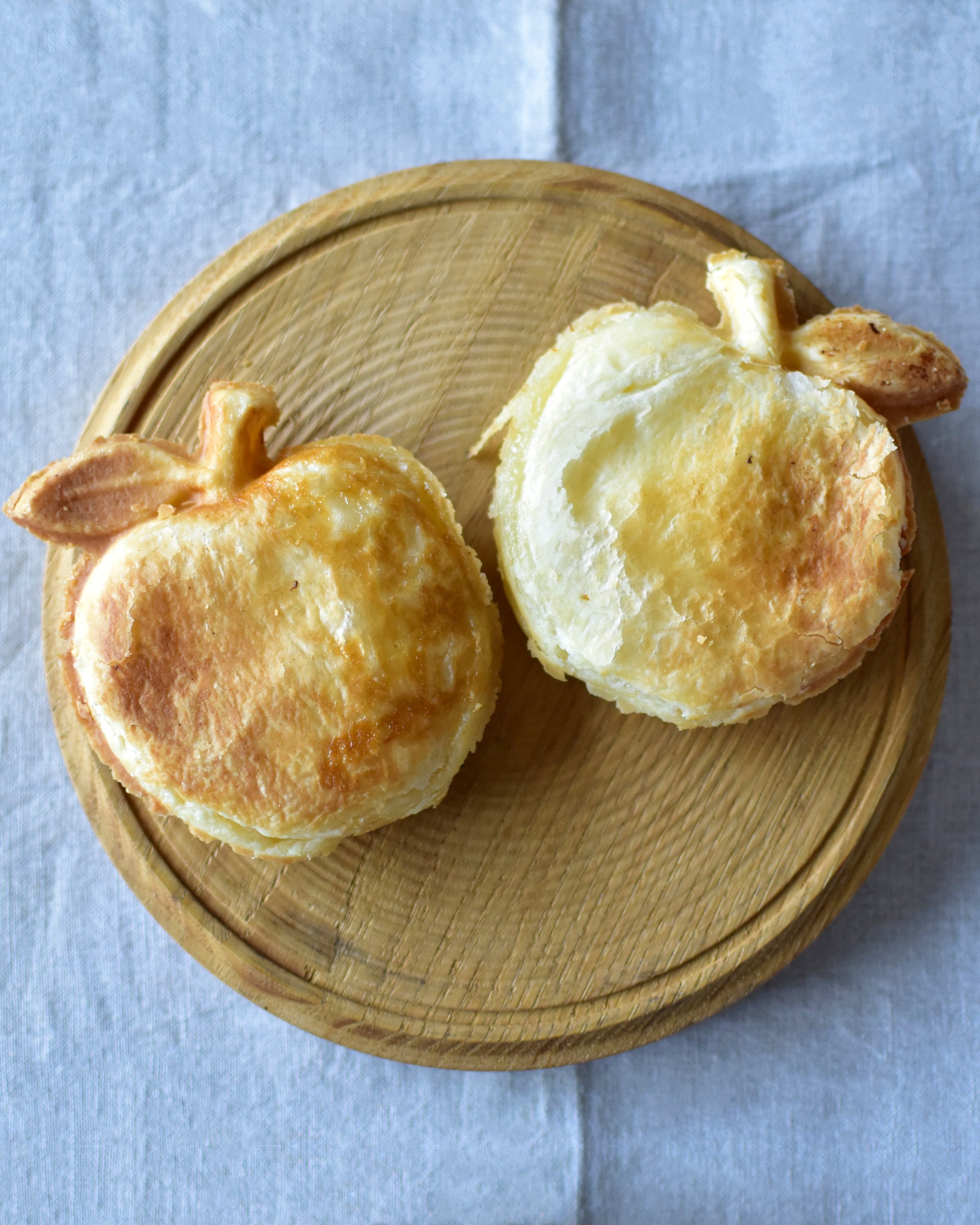 Cast Iron Apple Pie Cooker