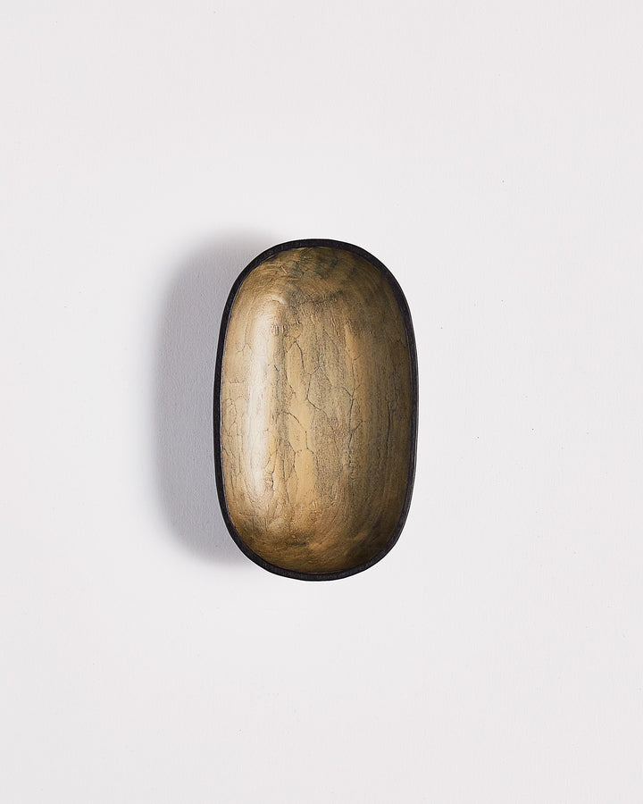 Top vertical view of Small Shallow Usuzumi Oval Bowl by Ryuji Mitani against white-gray background. Variation of brushstroke.
