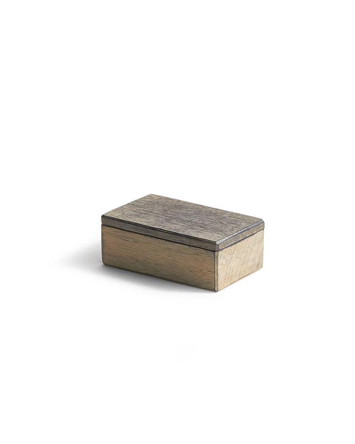Angled top view of closed Usuzumi Thin Lid Box by Ryuji Mitani against white background.