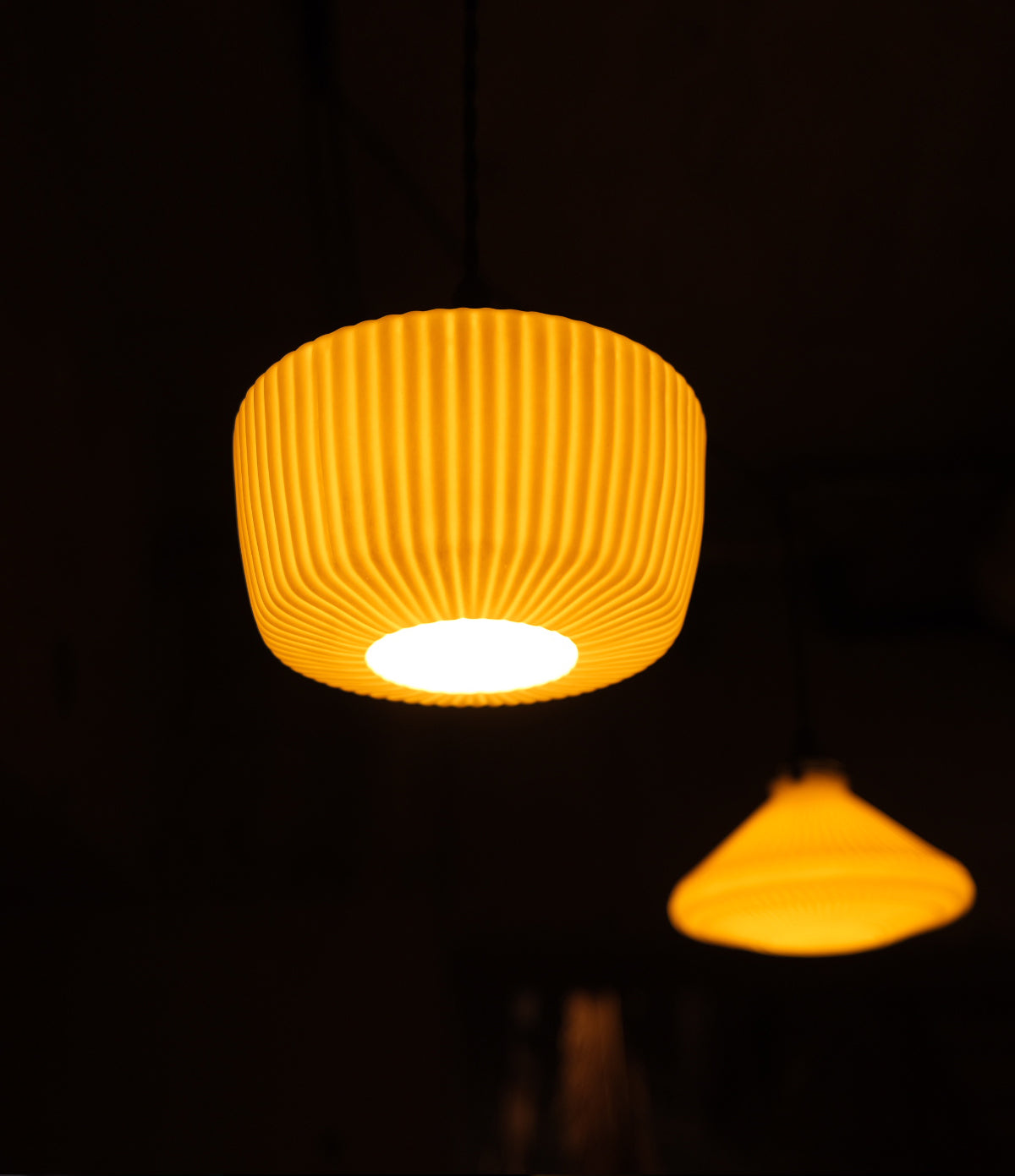 Porcelain Pendant - Ridge Drop L