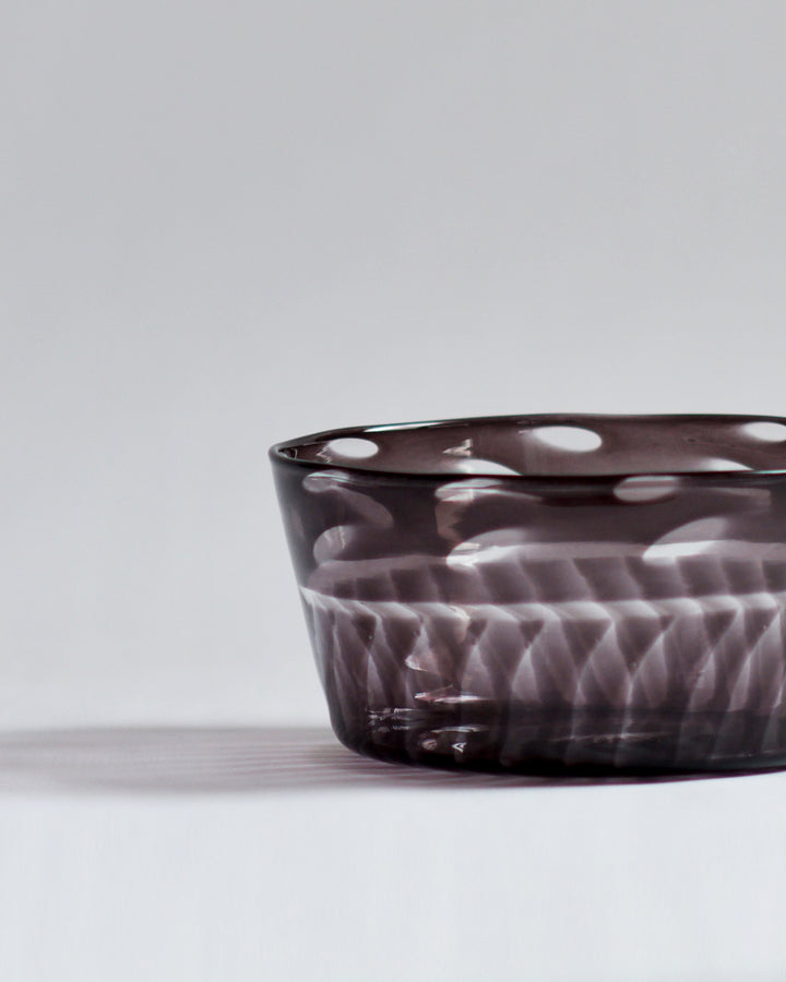 Cropped detailed image of the combi square bowl.. 