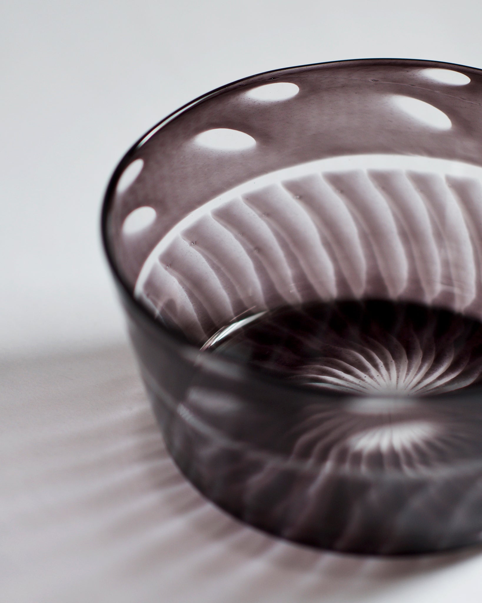 Cropped image of the combi square bowl from a top view. Detailed black and clear patterns of the bowl is visible.