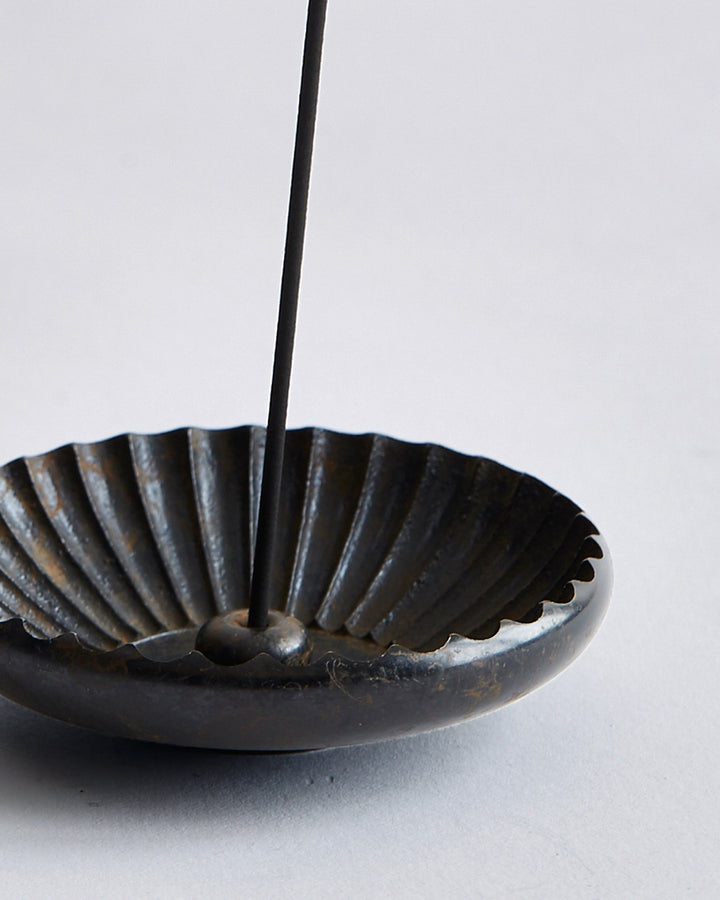 Chrysanthemum Incense Stand