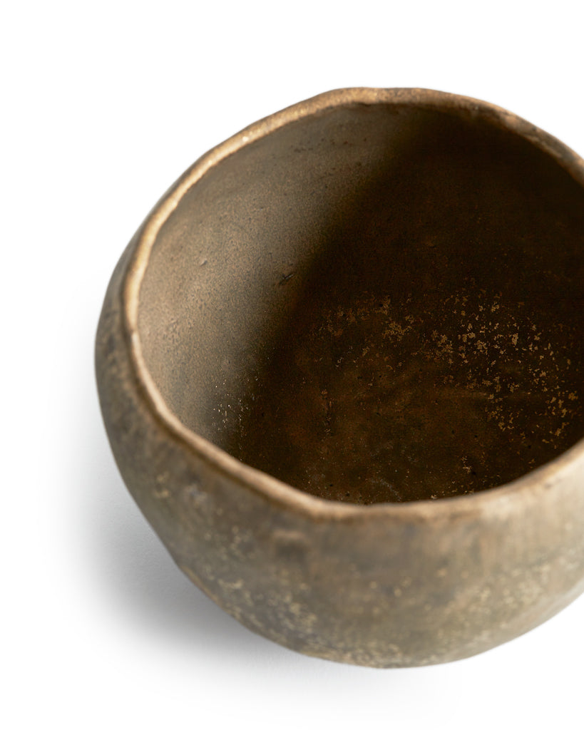 Detailed view looking into the Gold Chawan II from a top view.