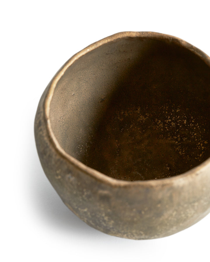 Detailed view looking into the Gold Chawan II from a top view.