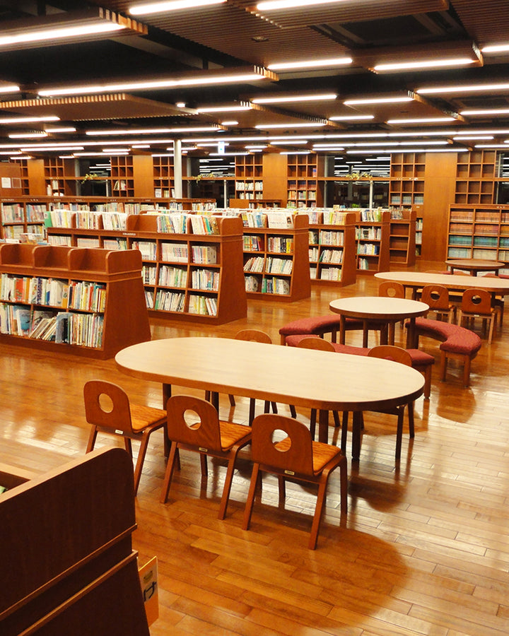 An image of a children's library where tendo mokko hole children's chair are being used.